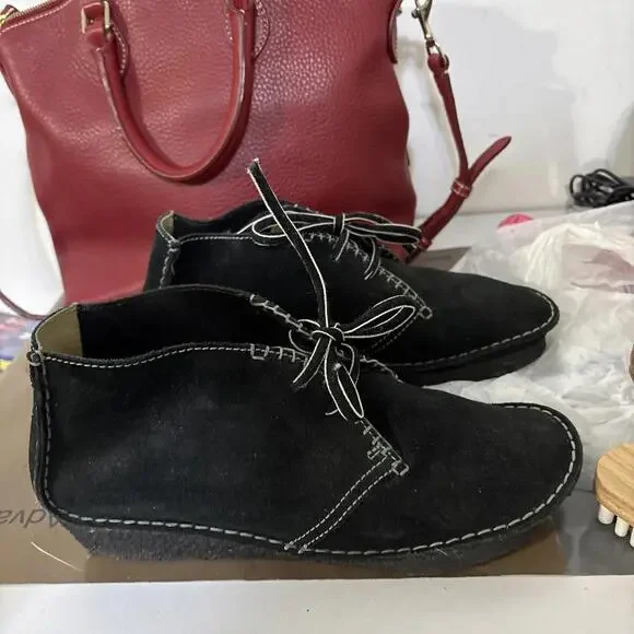 CLARKS ORIGINALS US10 Faraway Canyon Booties Black Leather Wedge Crepe Soul - Picture 3 of 12